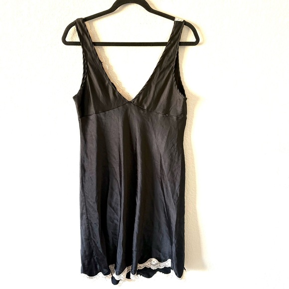 Victoria’s Secret Vintage Chemise - Picture 2 of 6